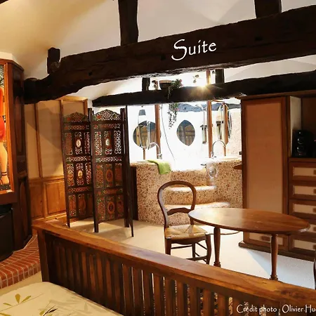 Couette-café La La Tricherie 4*