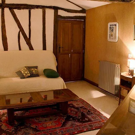 La La Tricherie Crastes