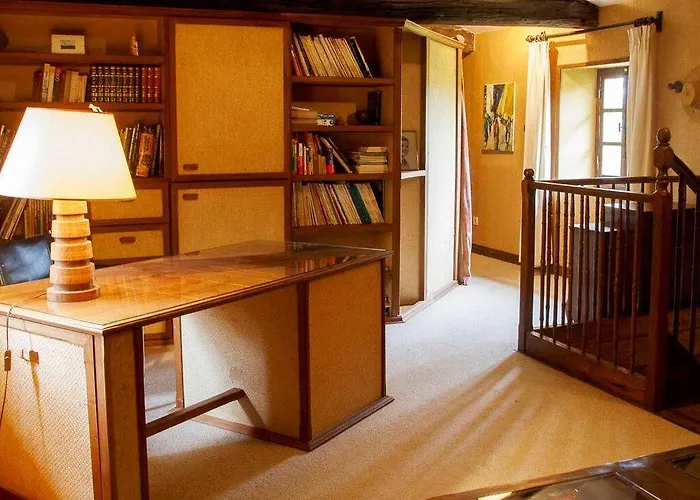 拉尚布尔拉特里奇旅馆 4* Crastes